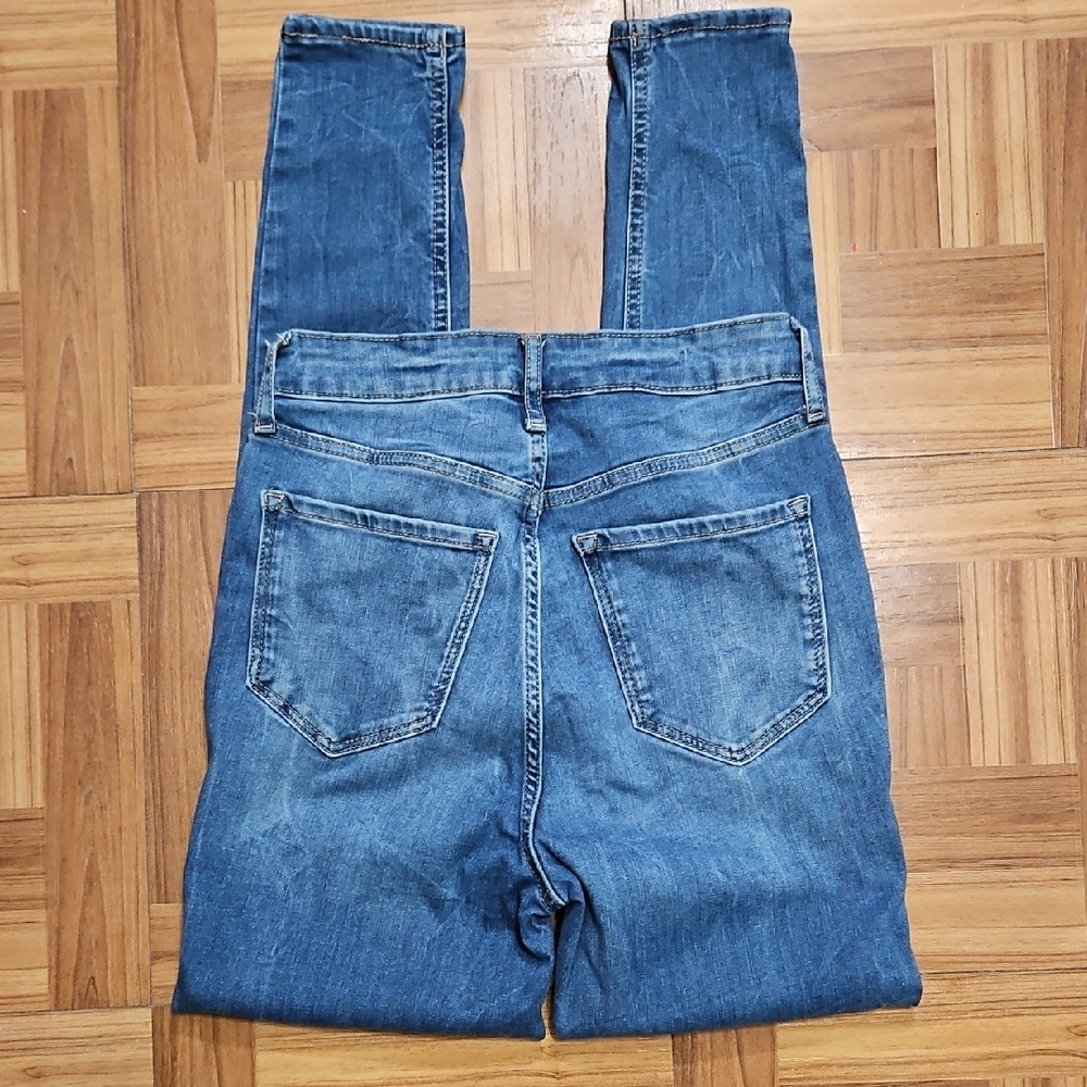 OLD NAVY rockstar super skinny jeans